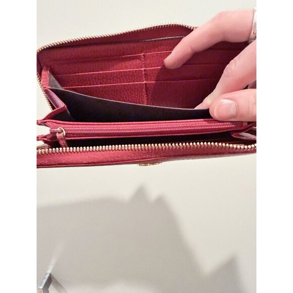 Gucci Red Leather Zip-Around Wallet with Gold Logo Gucci Marmont GG - Picture 10 of 11